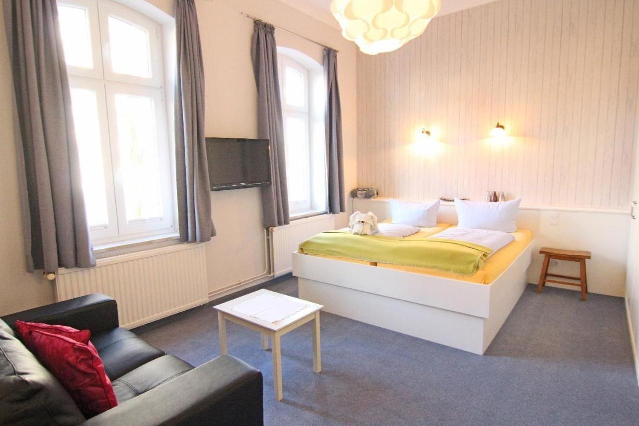 Kapitaenshaus-Lassen-Zimmer-Amistad Hotel Вестерланд Екстериор снимка