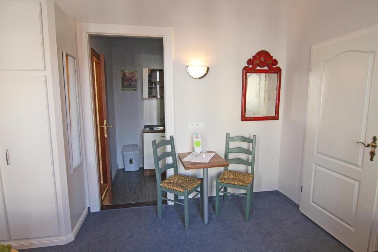 Kapitaenshaus-Lassen-Zimmer-Amistad Hotel Вестерланд Екстериор снимка